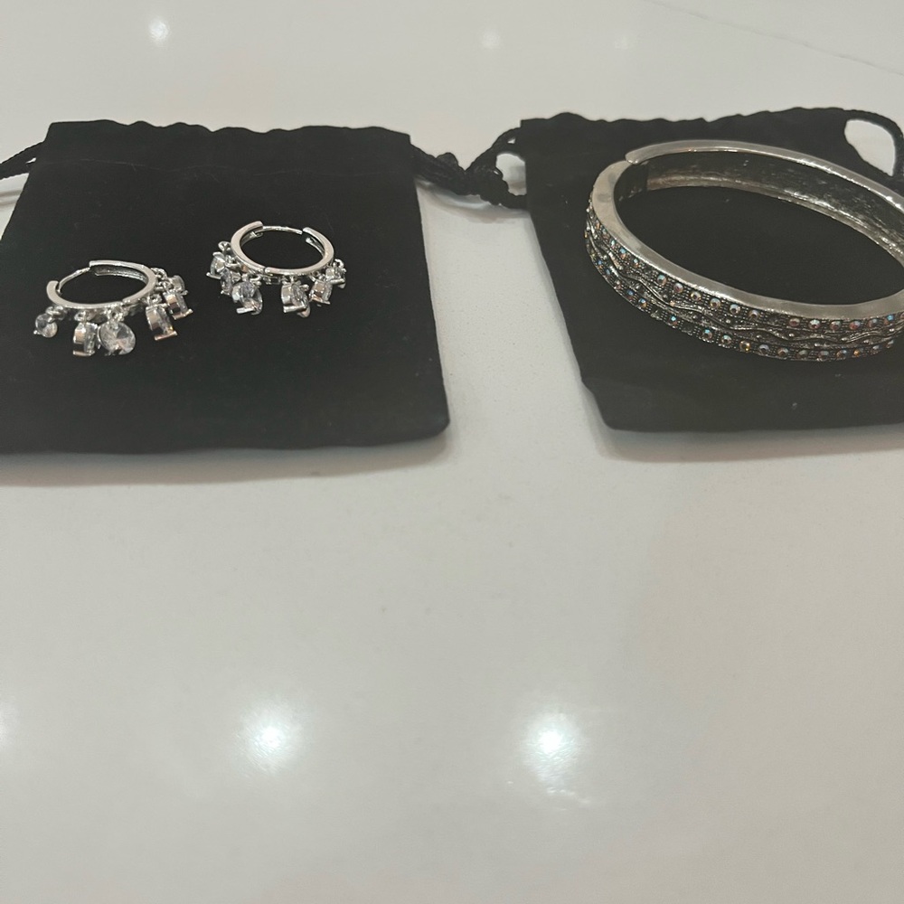 Elegant Silver Jewelry Set